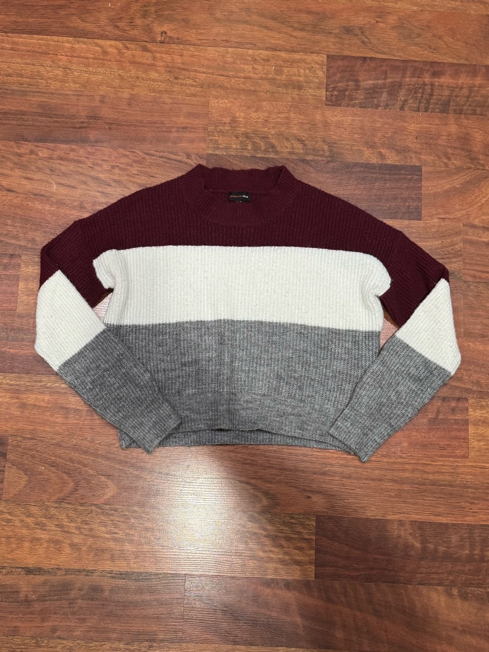 Ambiance - Colorblock Knit Sweater - Cropped - Burgundy, White & Gray